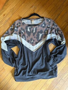 7th Ray Leopard Chevron Pullover - Brown, Gray, Cream
